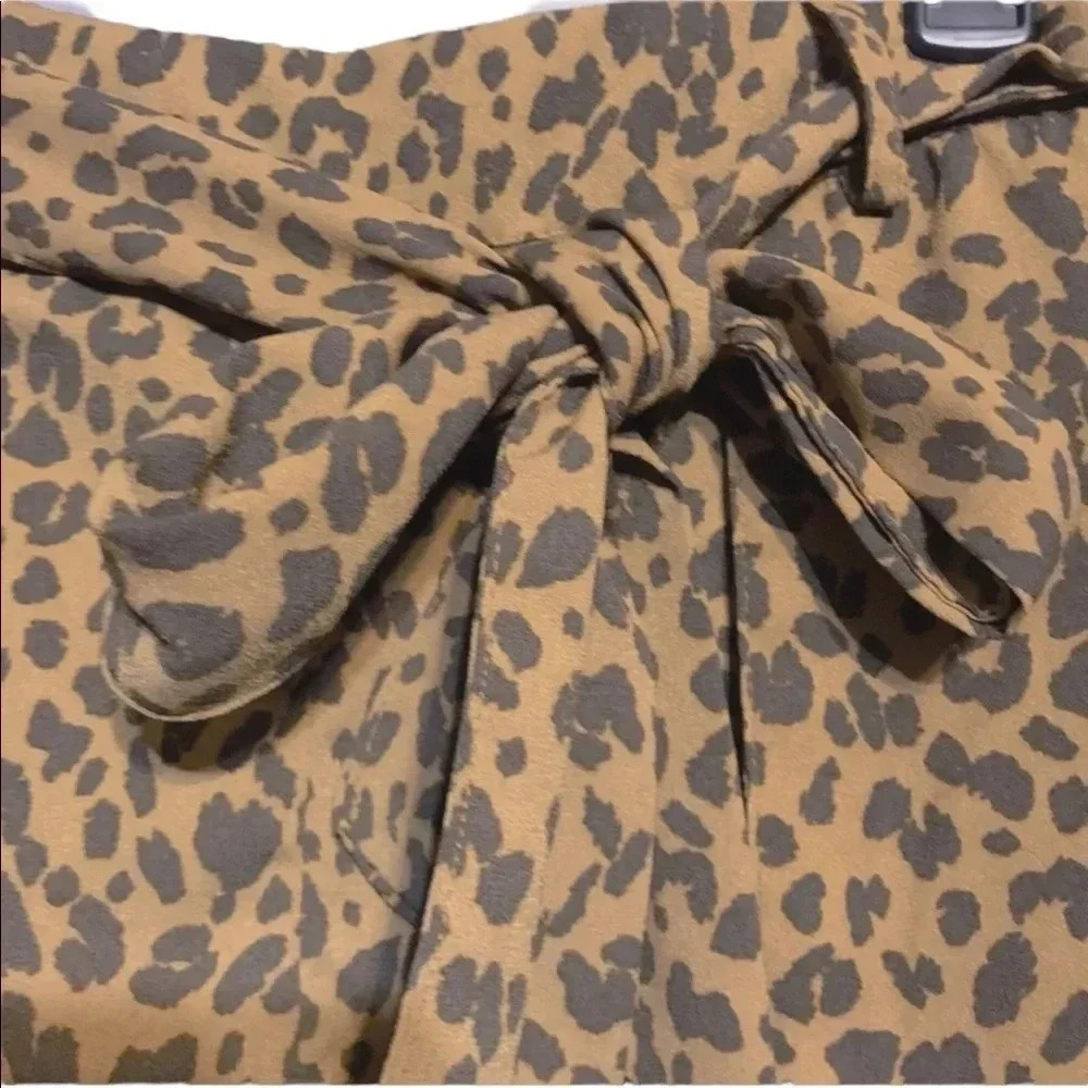 A New Day Tie Waist Animal Print Pocket Shorts 
Size Large - Picture 3 of 9